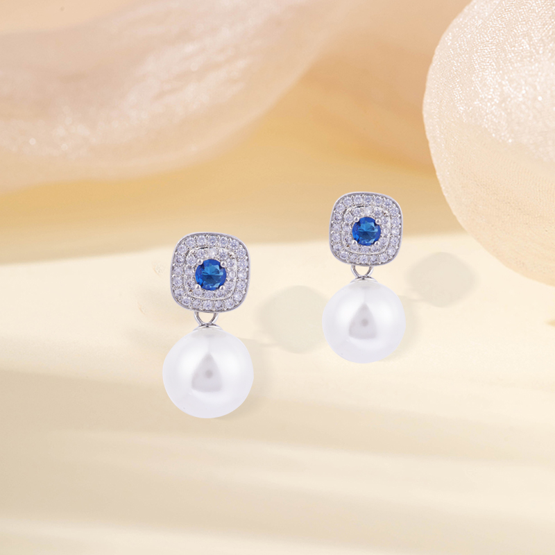 铜合金耳饰 设计师款时尚轻奢百搭经典精致优雅简约耳饰~3675