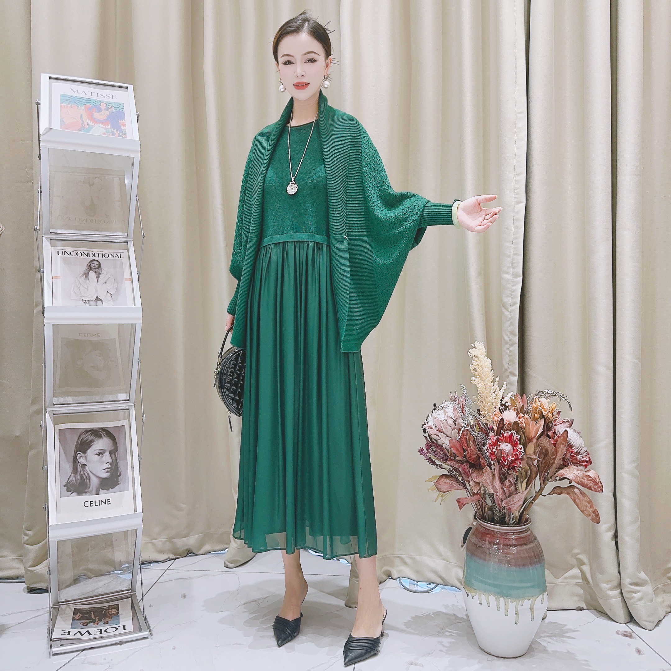 5547宝石绿气质设计师秋冬长款提花轻奢针织两件套