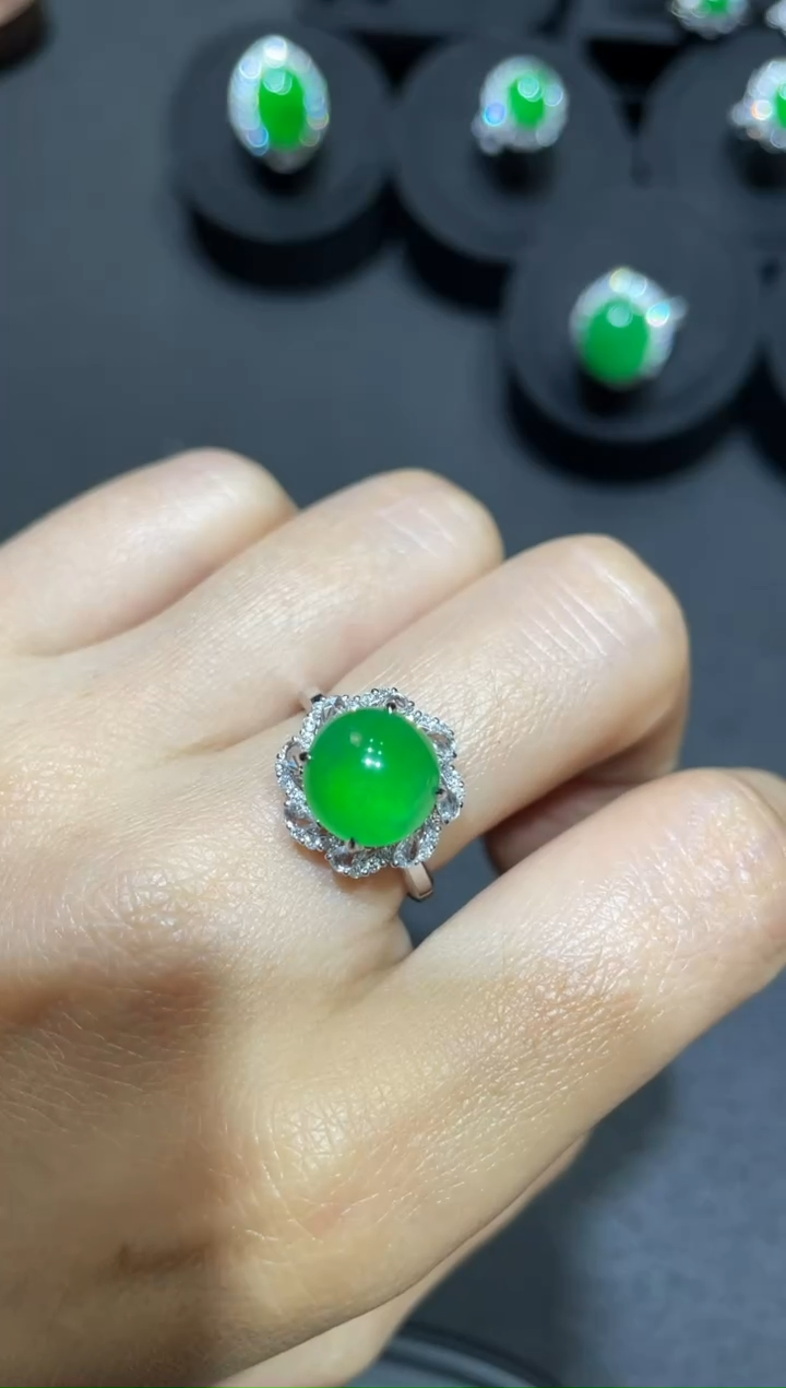 【闪购商品】翡翠蛋面戒指18K金镶嵌1