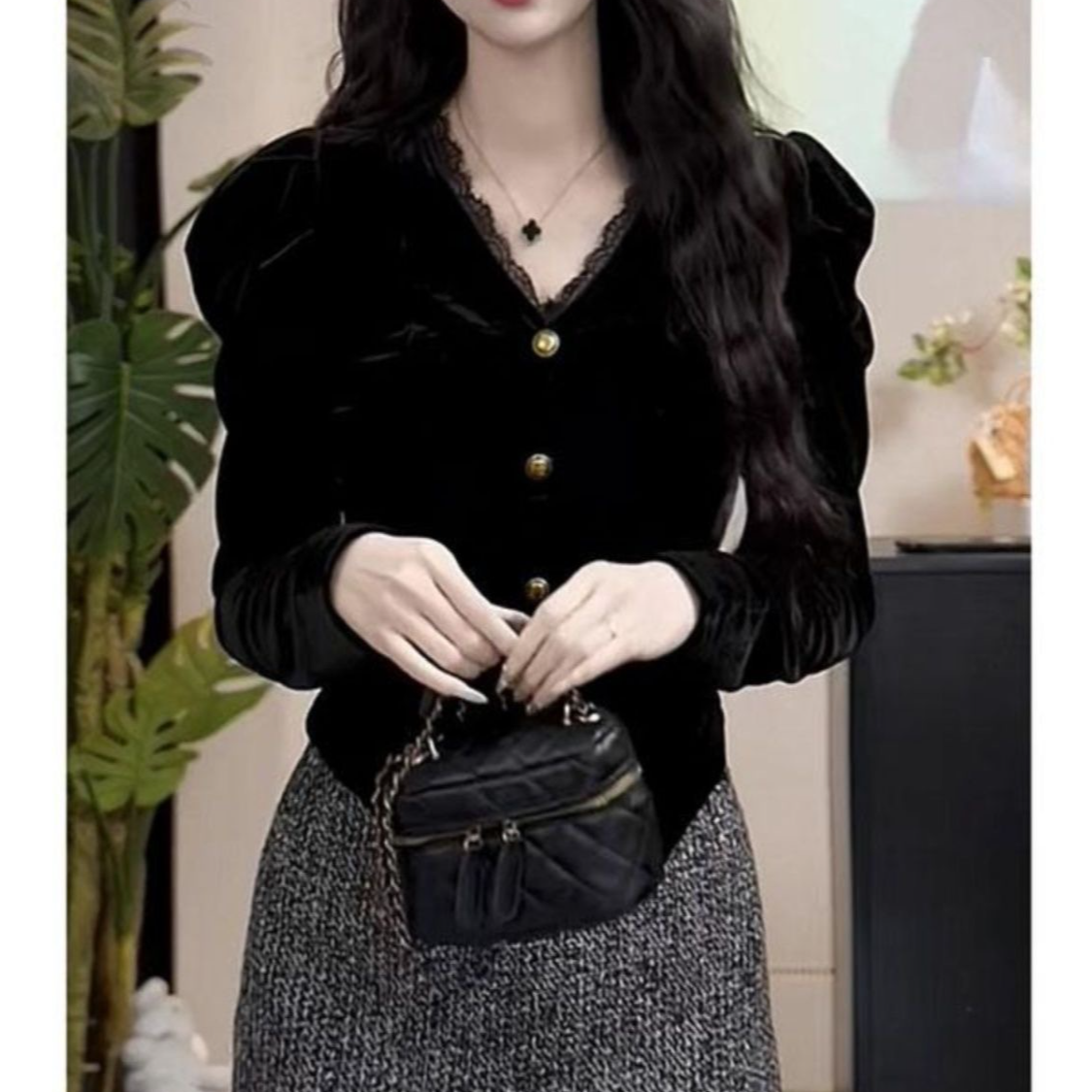 法式小香风蕾丝花边拼接金扣丝绒T恤显瘦气质长袖打底衫女内搭