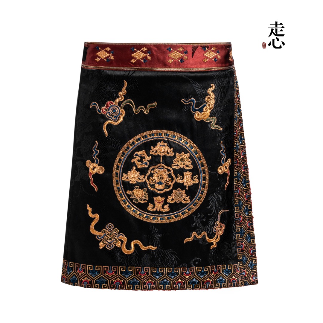 走秀款上新！【大梦之境】八宝坛城苗绣半裙24ZDQ5031