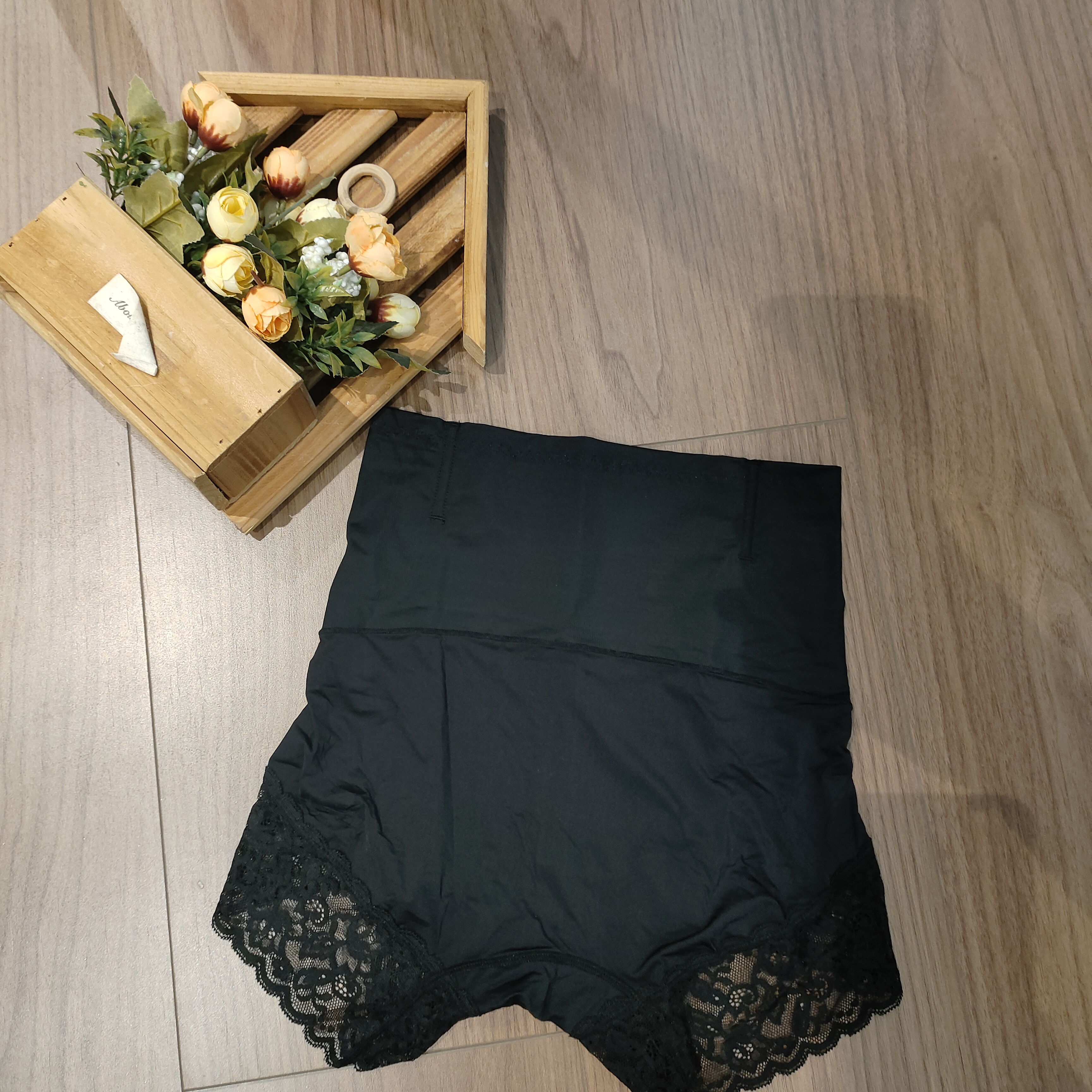 米姗舒适款蕾丝边收腹内裤（一条）