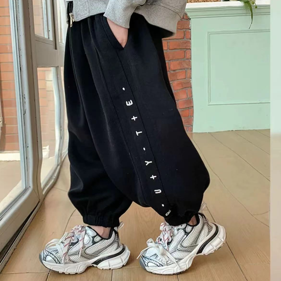 吾2024年【Y】3月2日 儿童男女童黑色百搭刺绣奶奶裤3002-