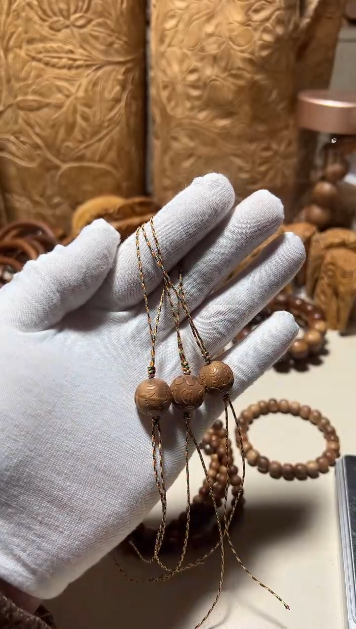 【闪购商品】老山檀香1.5雕刻六字真言