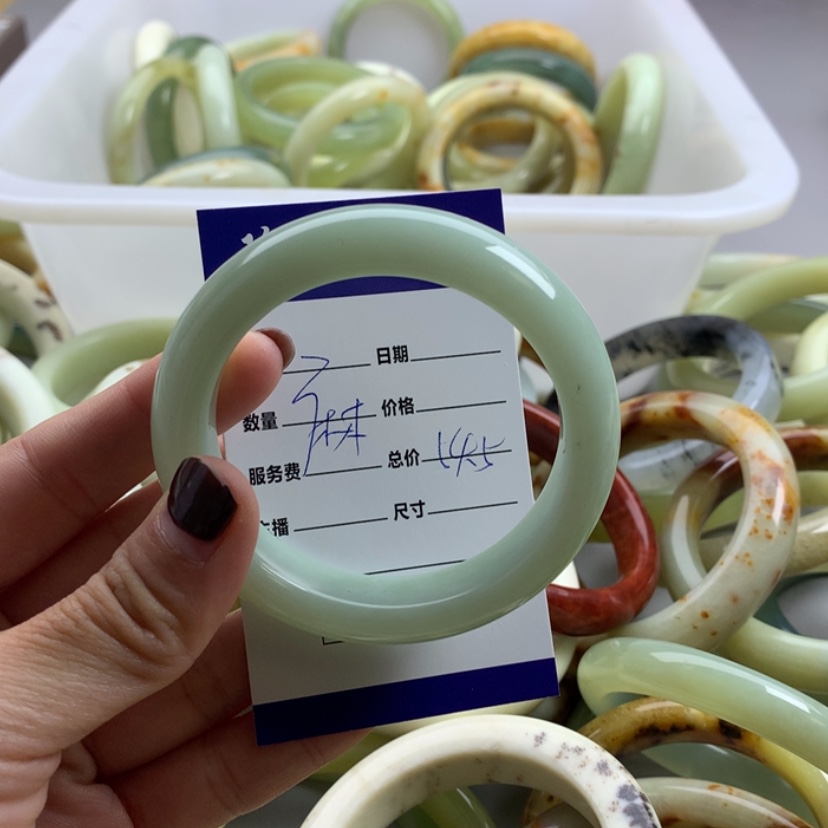 【闪购商品】蛇纹石玉手镯未镶嵌麻***n