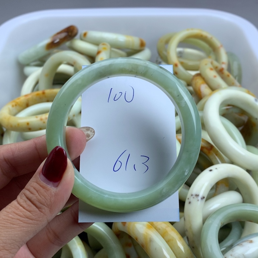 【闪购商品】蛇纹石玉手镯未镶嵌