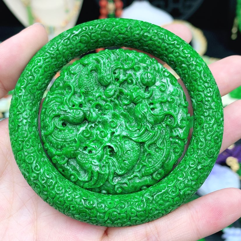 【闪购商品】翡翠手镯未镶嵌小***?