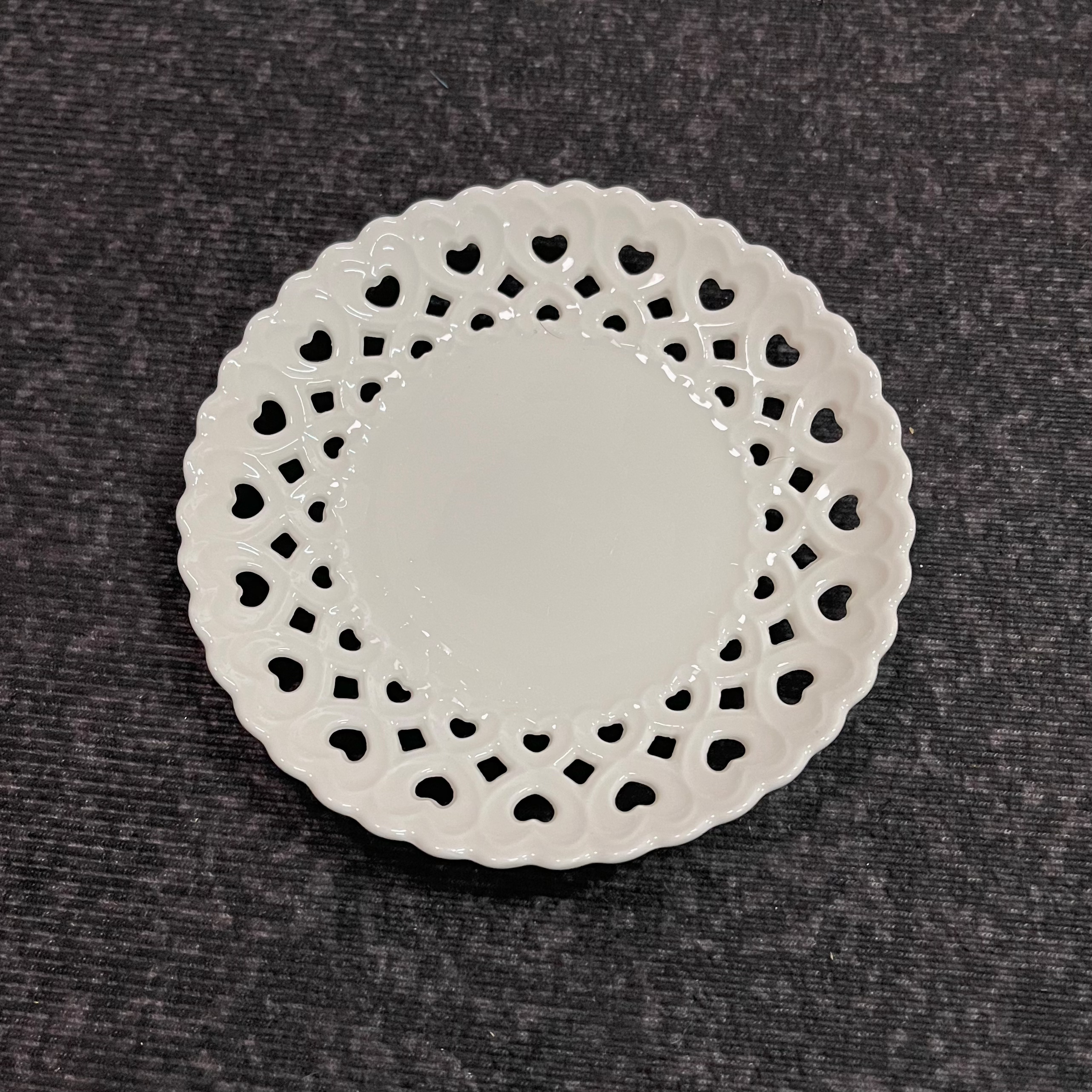 【多米家】14.5CM 甜品碟手工镂空雕花工艺