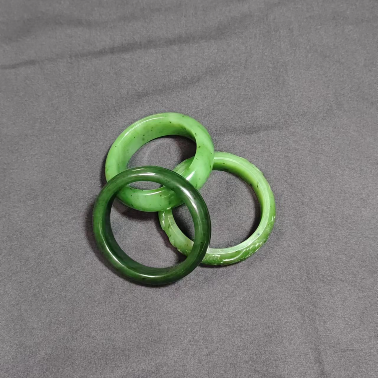 和田玉精美和田碧玉手镯女款