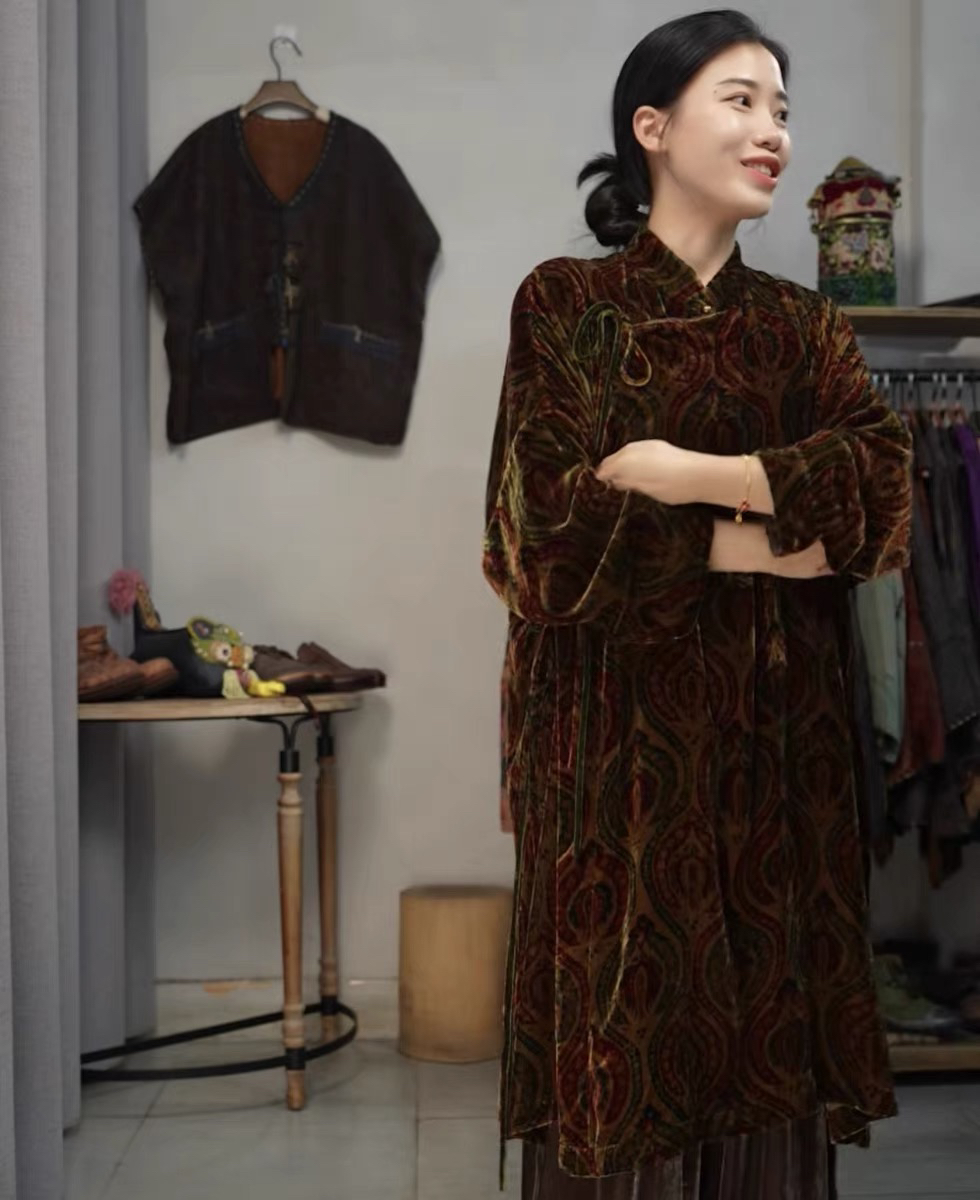 小文｜直播间开价九折原创垒土丝绒暗花系带长袍150*95