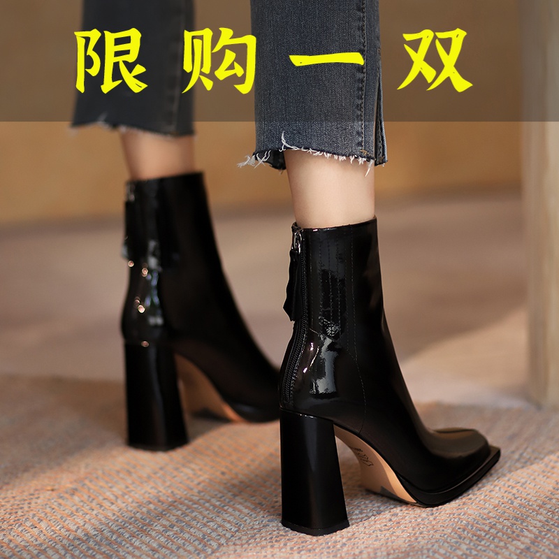红蜻蜓牌高跟短靴女真皮方头粗跟靴2023秋冬新款漆皮后拉链时装