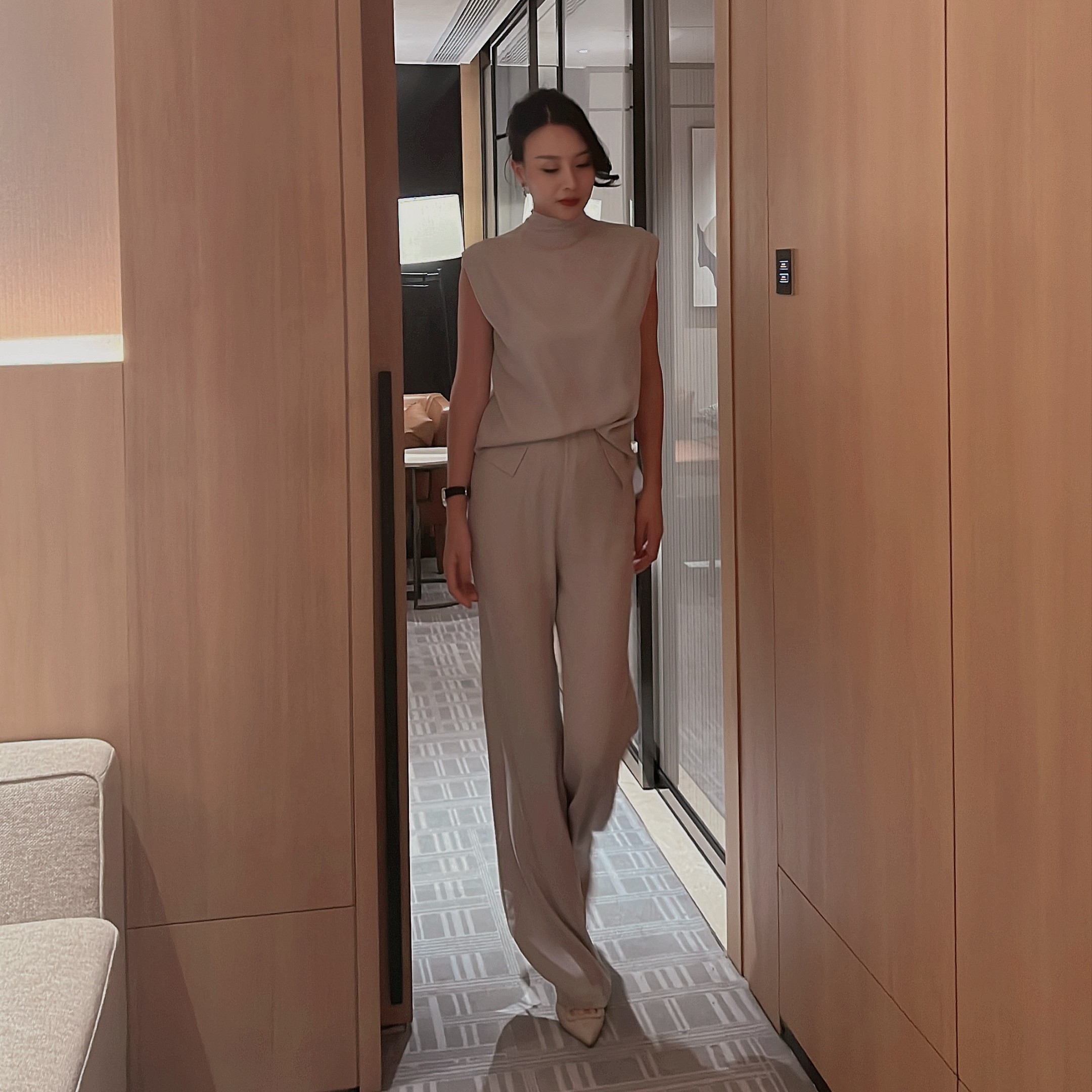 YSU【余书】重磅休闲时尚气质显瘦运动醋酸套装T66004