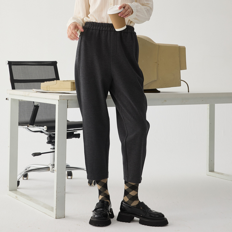 谜底萝卜裤女冬季新品简约百搭松紧腰九分裤休闲裤244MK1478