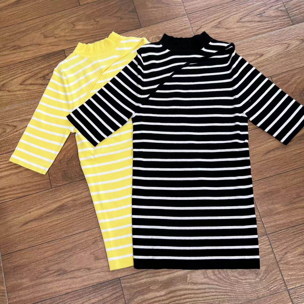 梓墨臻选   显瘦时尚休闲小心机修身条纹针织衫