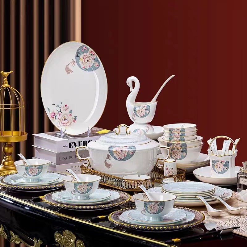 景德镇《豆蔻年华》高温骨瓷碗盘家庭用餐具套装高档新中式家用轻奢