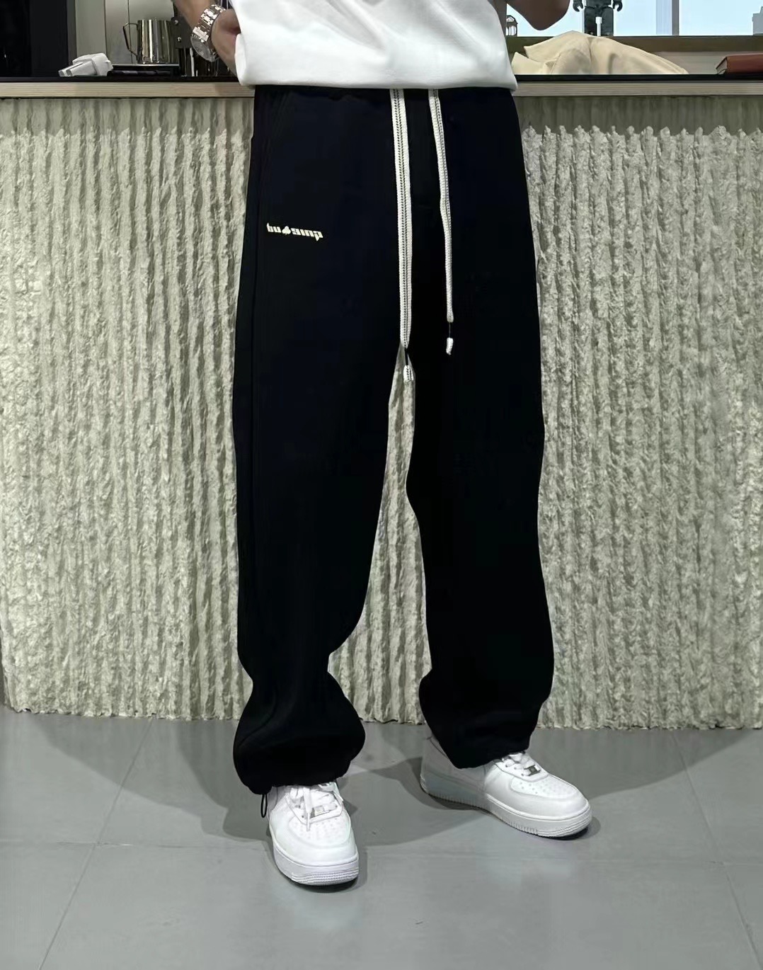 AK男装冬季时尚加绒加厚宽松百搭简约直筒可收口休闲卫裤