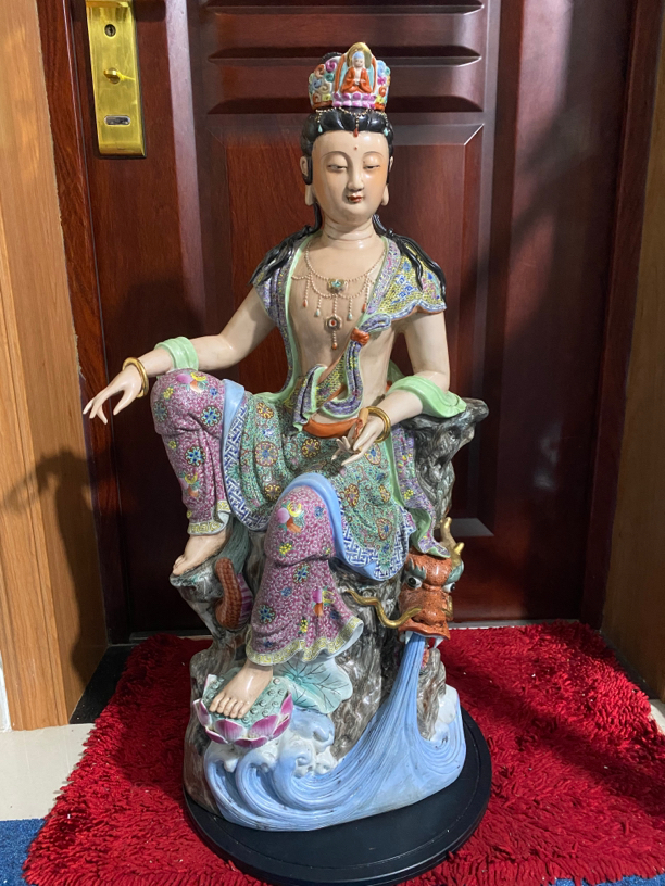 精美绝伦的雕塑瓷（自在观音）