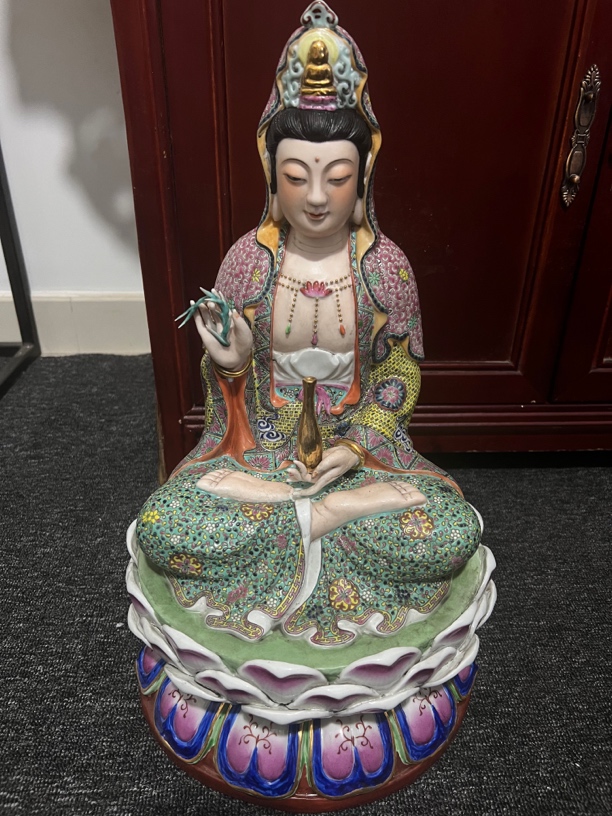 陶瓷工艺品观音菩萨彩绘坐莲菩萨像家用雕塑