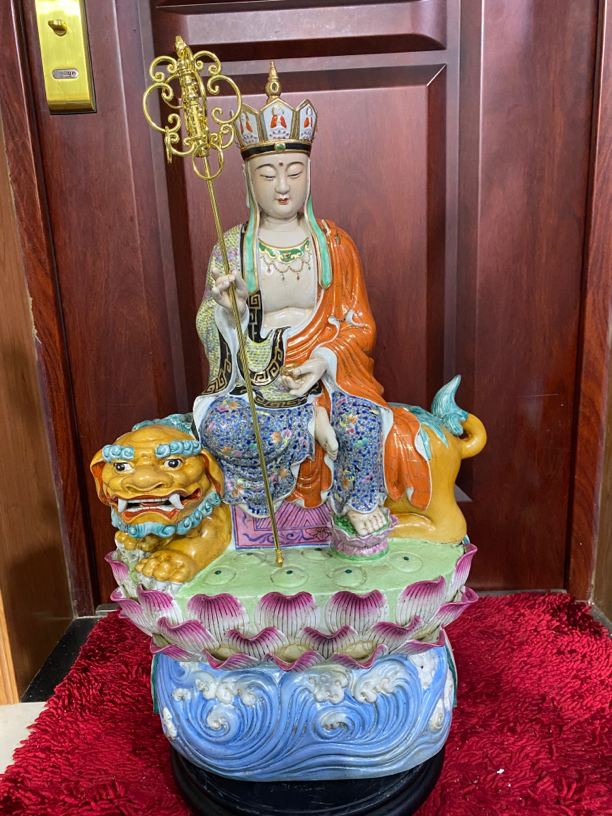 精美绝伦的雕塑瓷（地藏王）