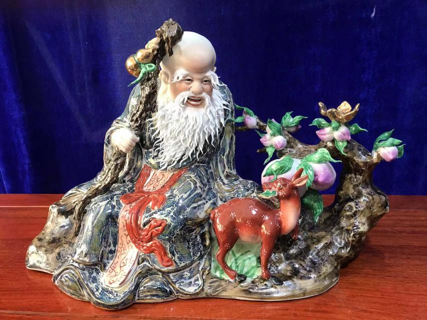精美绝伦的雕塑瓷《南海寿星》