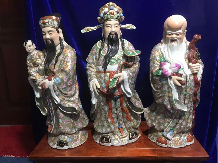 精美绝伦的雕塑瓷《福禄寿》