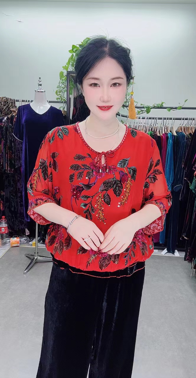 中老年红色绣花上衣大码女装时尚