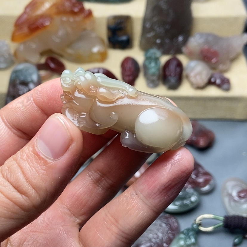 【闪购商品】玛瑙/玉髓颈饰未镶嵌最****草