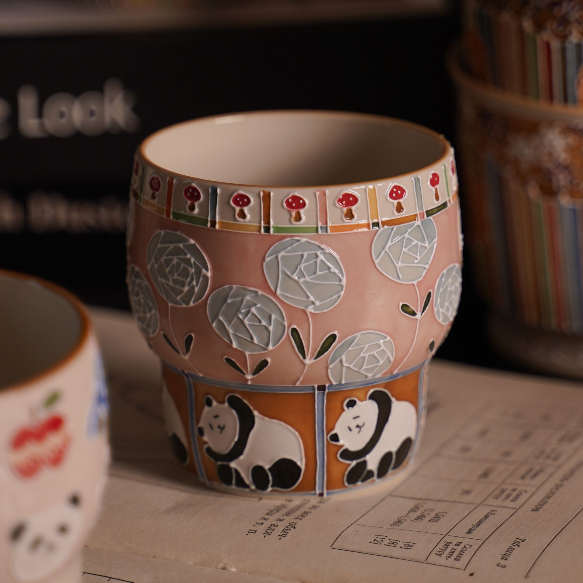 上禾 | 分阶插画熊猫玫瑰手握杯