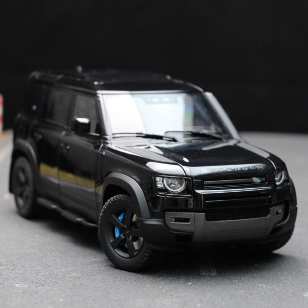 1:18卫士合金汽车模型收藏礼品仿真车模静态车模摆件升级灯光版