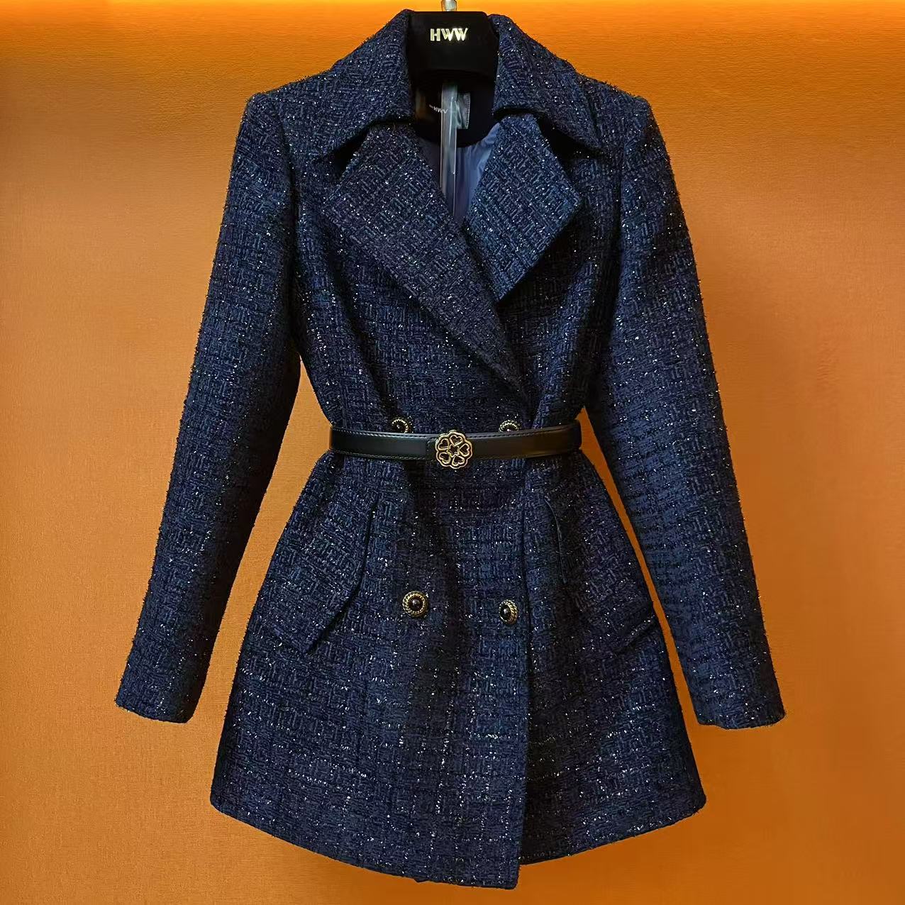 90白鹅绒(袖子也加绒)时尚气质收腰鹅绒服DHZHJ407518