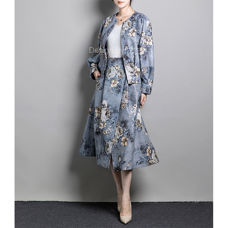 【革氏】进口印花绵羊皮圆领短款皮衣外套开叉真皮高腰半身裙套装女