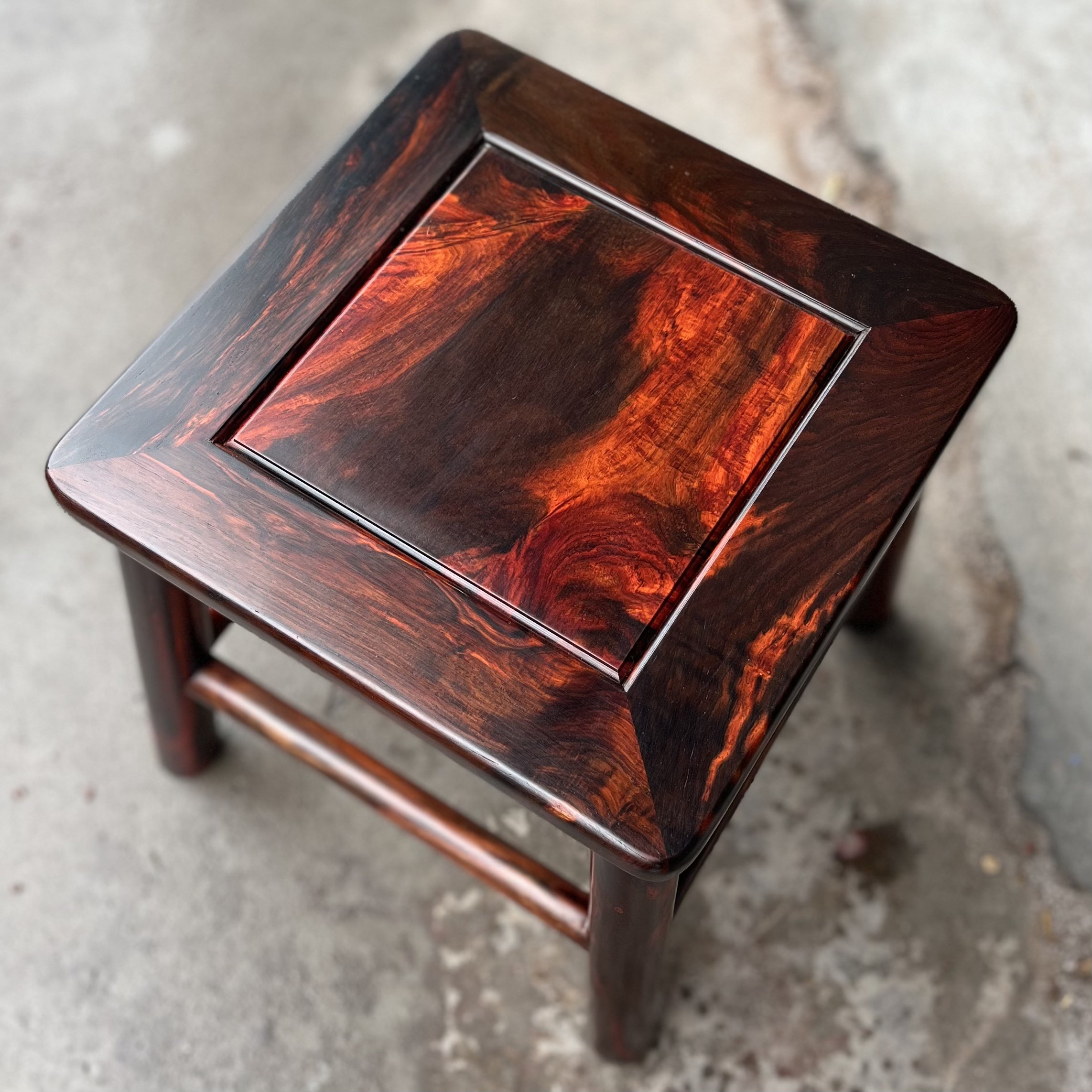 【工厂直销】黑飘红老挝大红酸枝富贵凳交趾黄檀全榫卯结构