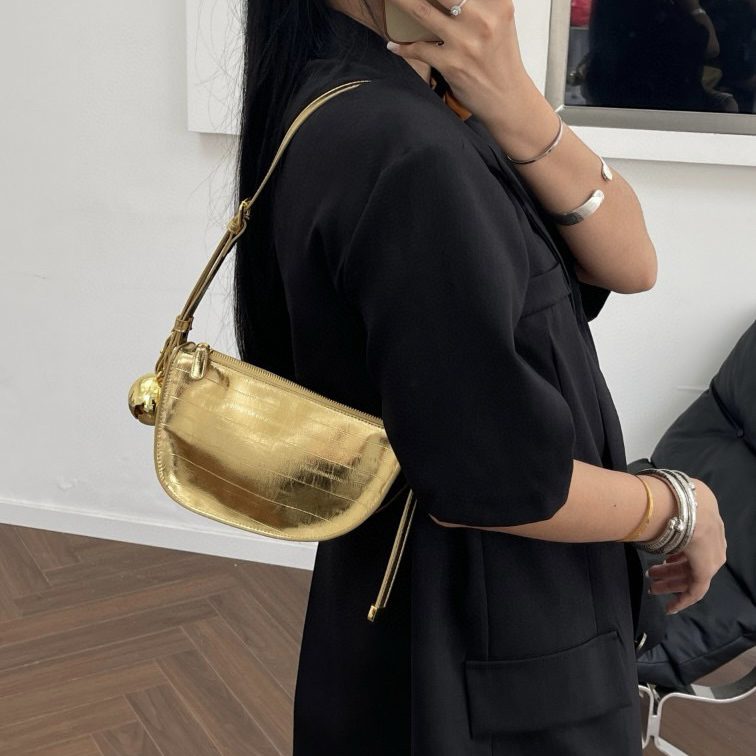 土豪金铃铛包真皮单肩