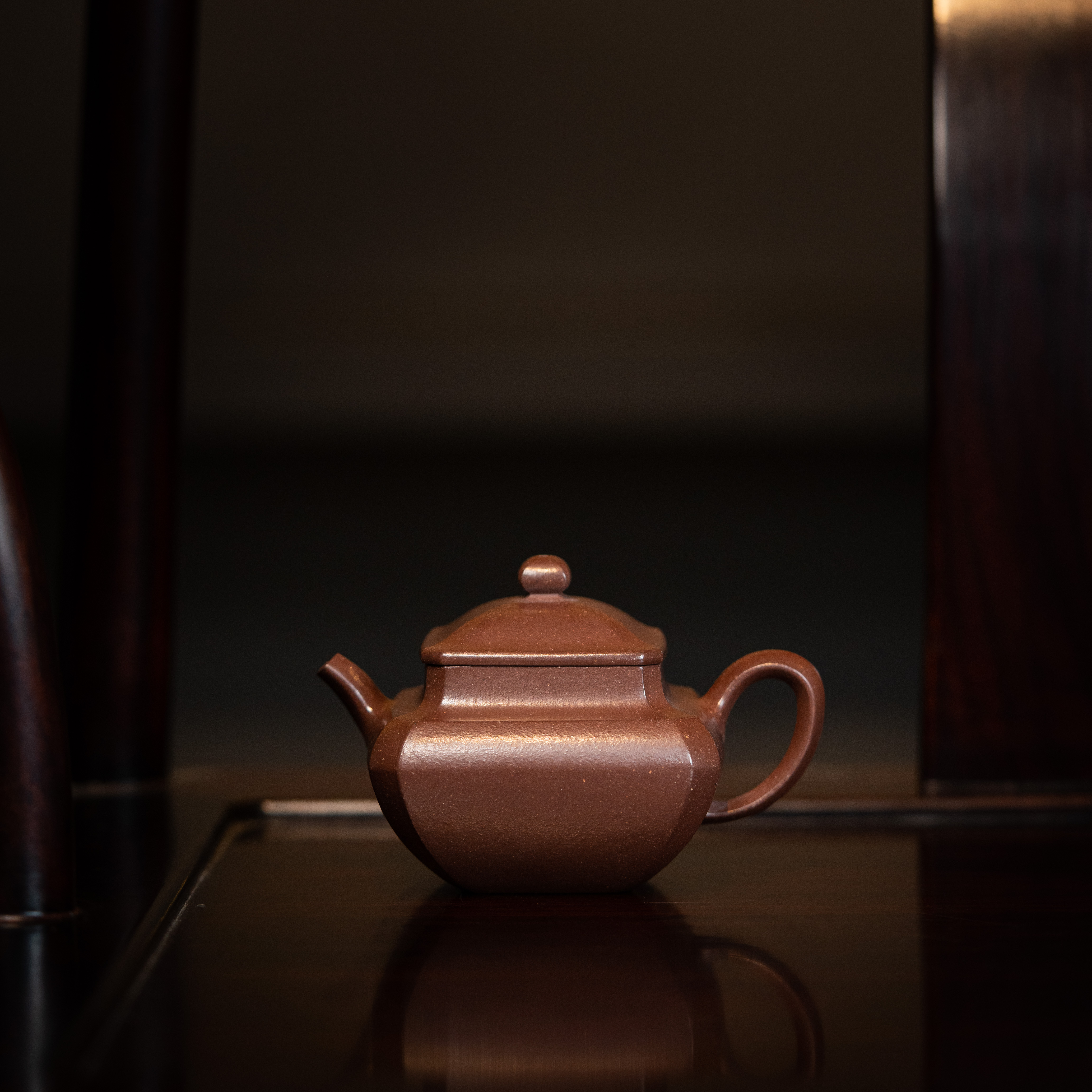 【盛丰源】乾坤 邵诚制 玫红底槽清 180cc 紫砂壶