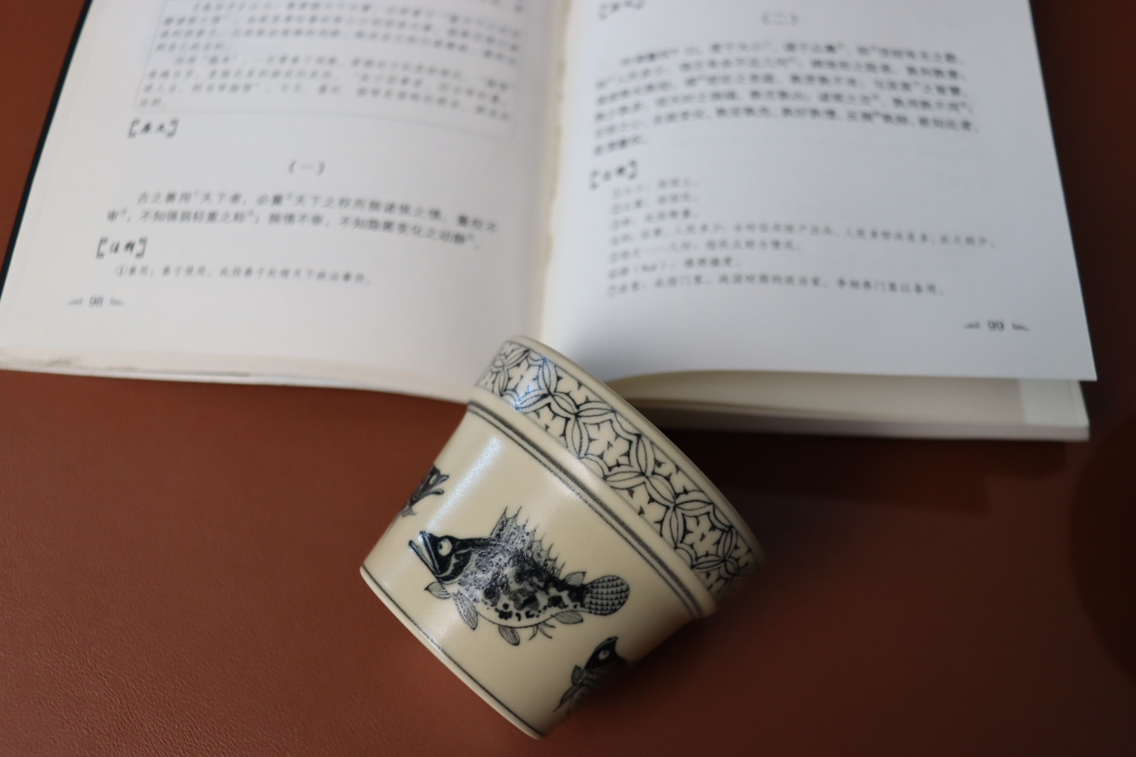 景德镇全手工手绘陶瓷杯 特色二号釉 鱼藻花盆杯