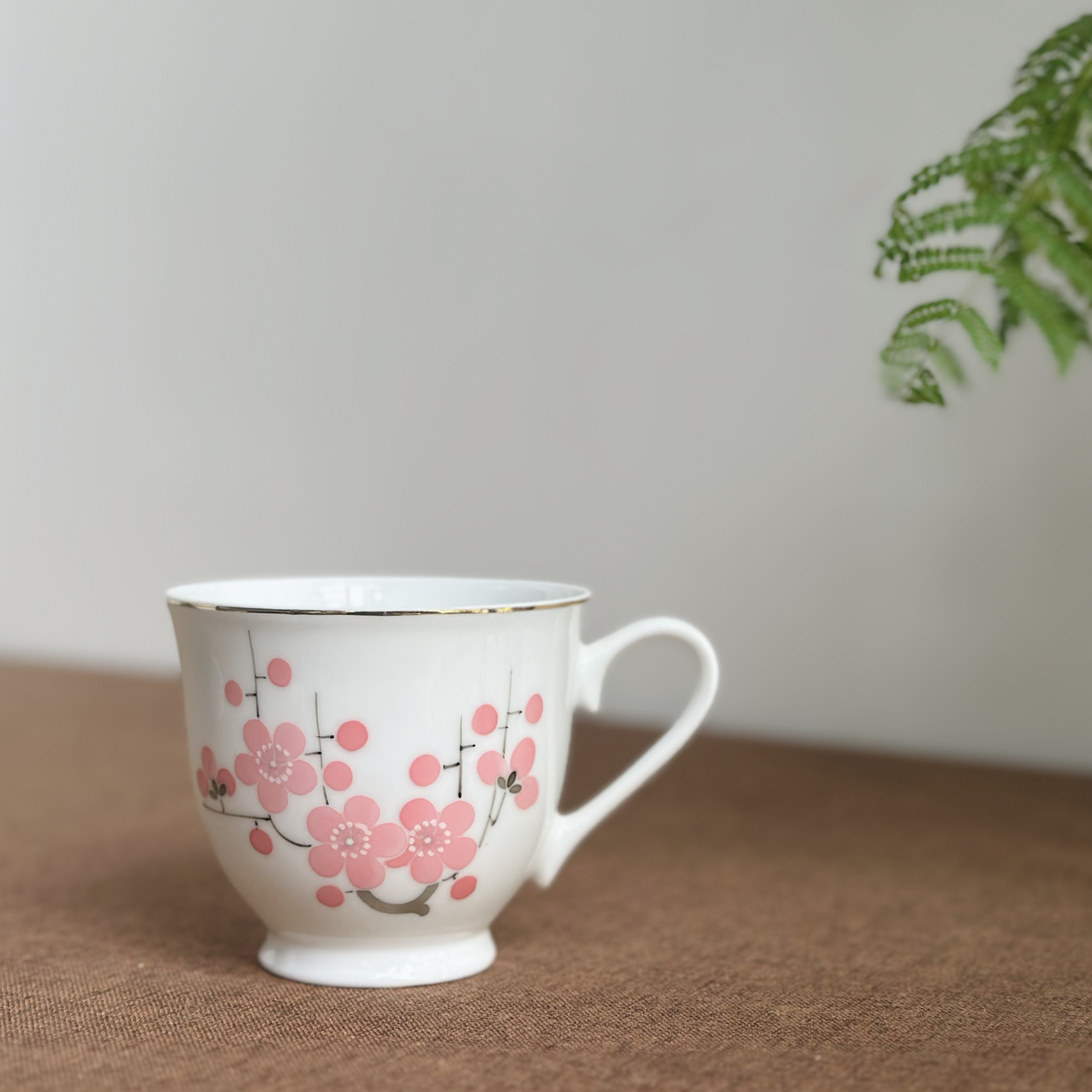 醴陵群力老瓷器釉下五彩手故事大球泥老梅花茶杯微瑕收藏