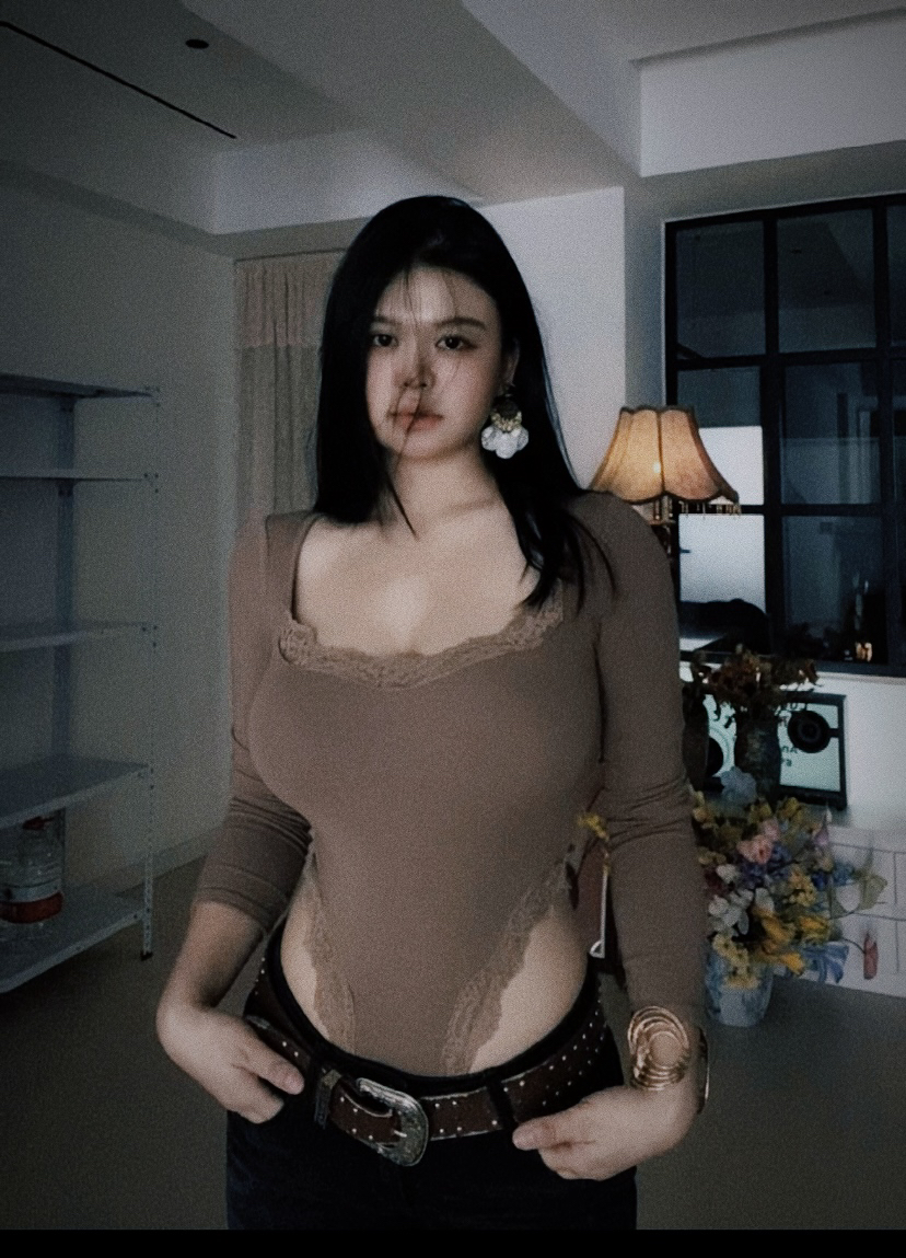 【特价清】“性感加倍”sk1m一体成型 露腰蕾丝边方领长袖上衣T