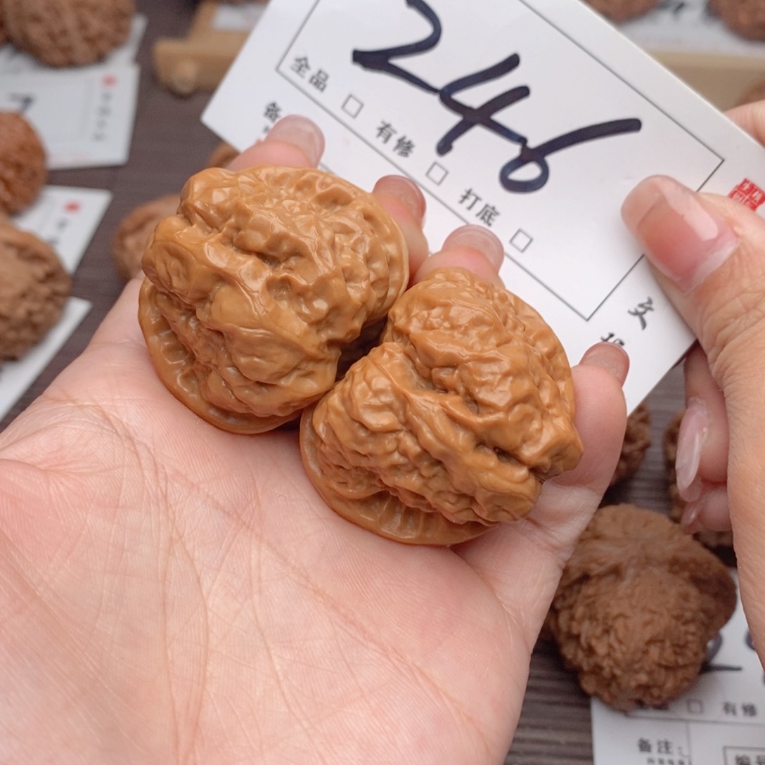 文玩核桃吊坠40蛤蟆头246号牌