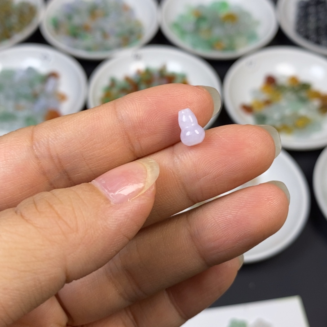 【闪购商品】翡翠颈饰未镶嵌小***?