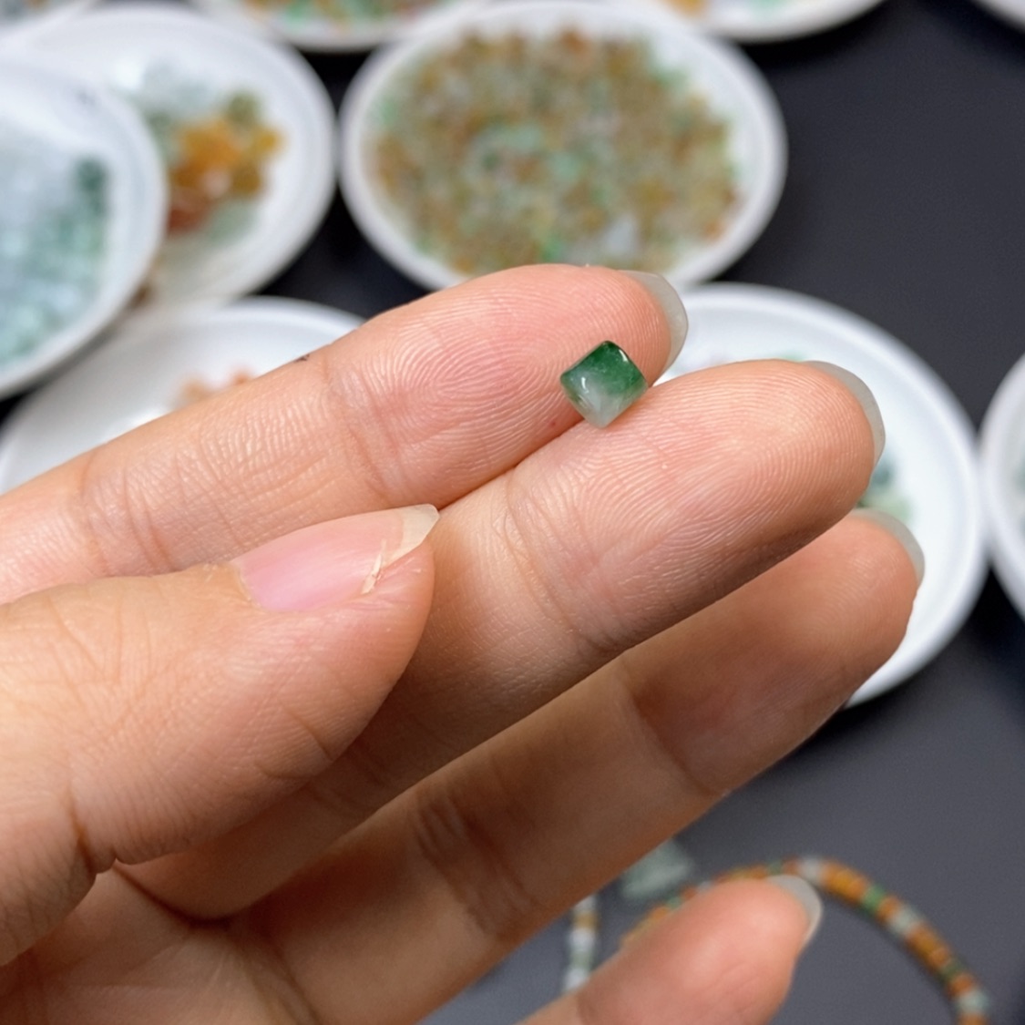 【闪购商品】翡翠颈饰未镶嵌海****?
