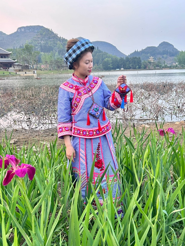 贵州少数民族布衣族男女同款头帕民族头帕少数民族头帕蓝白格