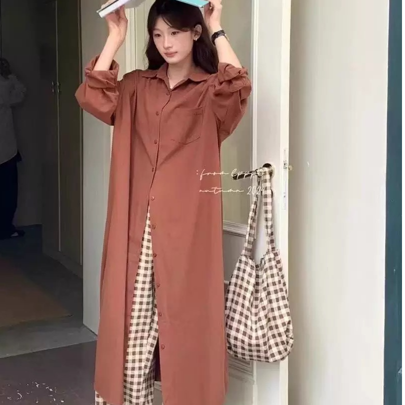 可可家新款韩版翻领长款衬衫搭格子包包