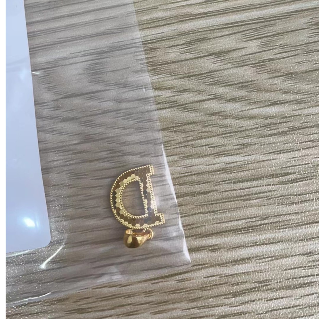 足金999 字母D吊坠