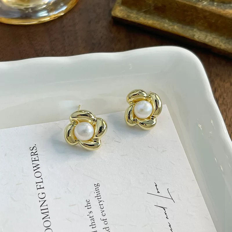 925银仿珍珠耳饰 金色小花S925银针耳钉精致气质优雅百搭款