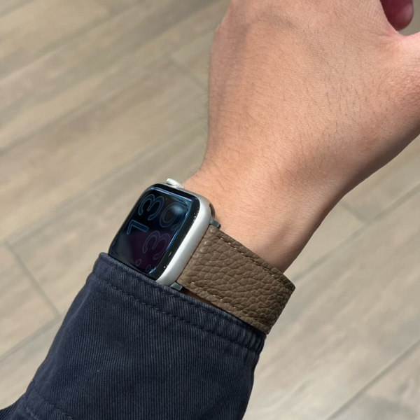 适用苹果手表 荔枝纹真皮磁吸iwatch表带applewatch9表带s8/7表链
