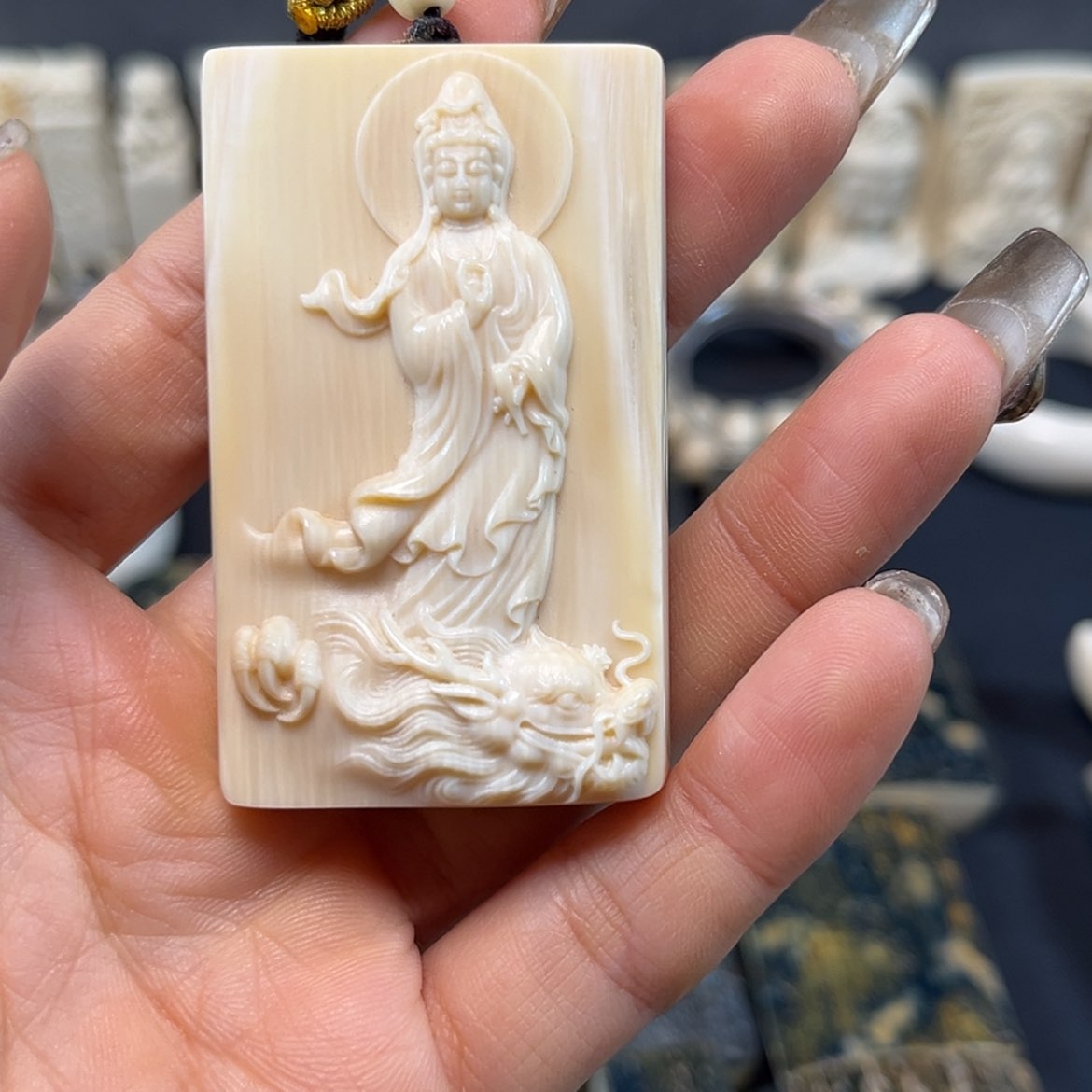 【闪购商品】白玉菩提吊坠不***意猛犸牙