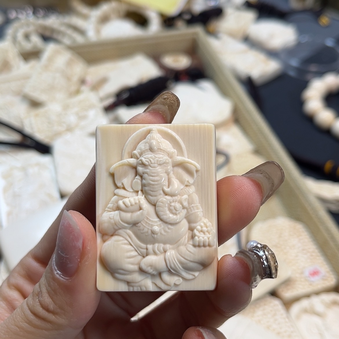 【闪购商品】白玉菩提吊坠不***意猛犸牙