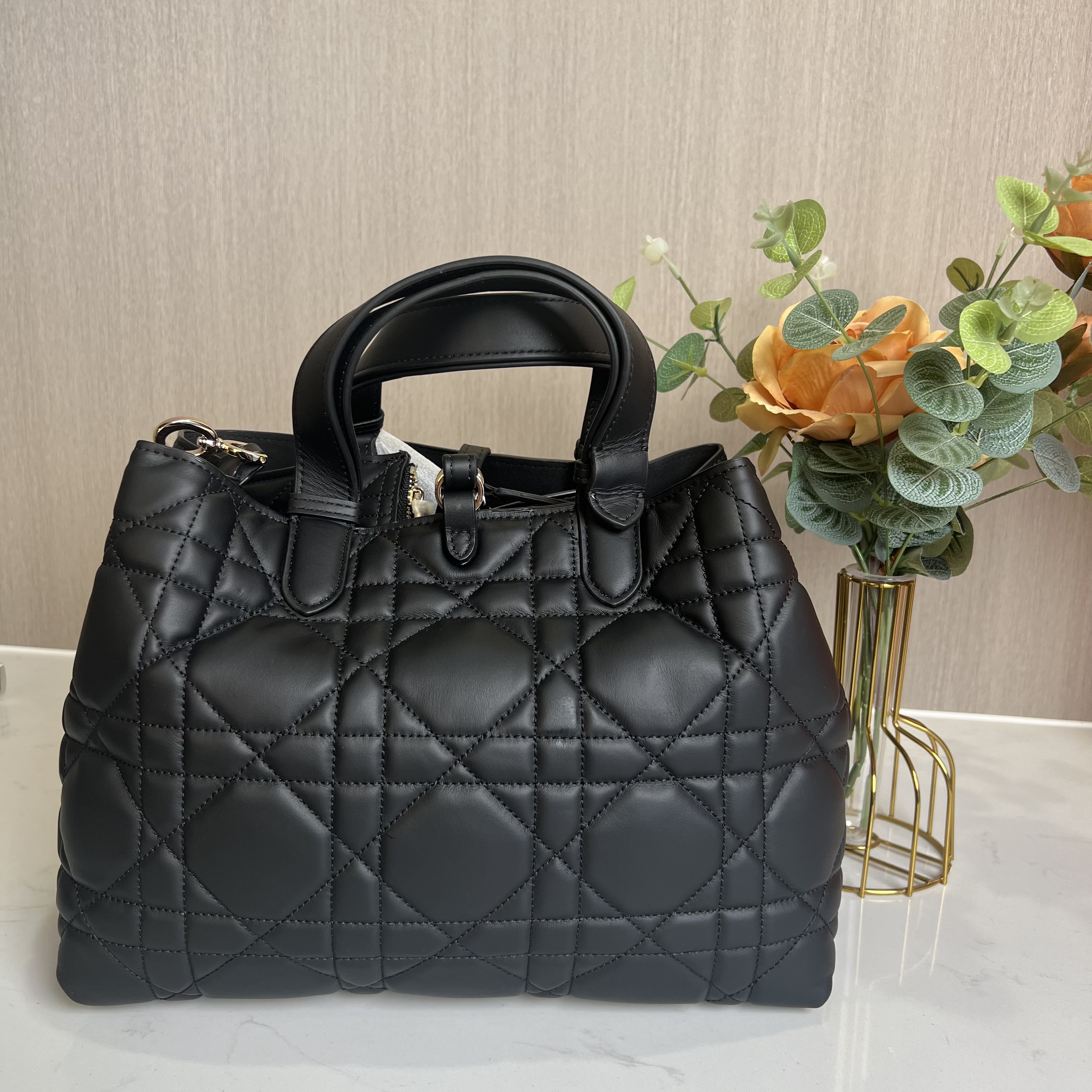 TUS大容量黑色经典时尚菱格手提包便捷包包女款通勤包包