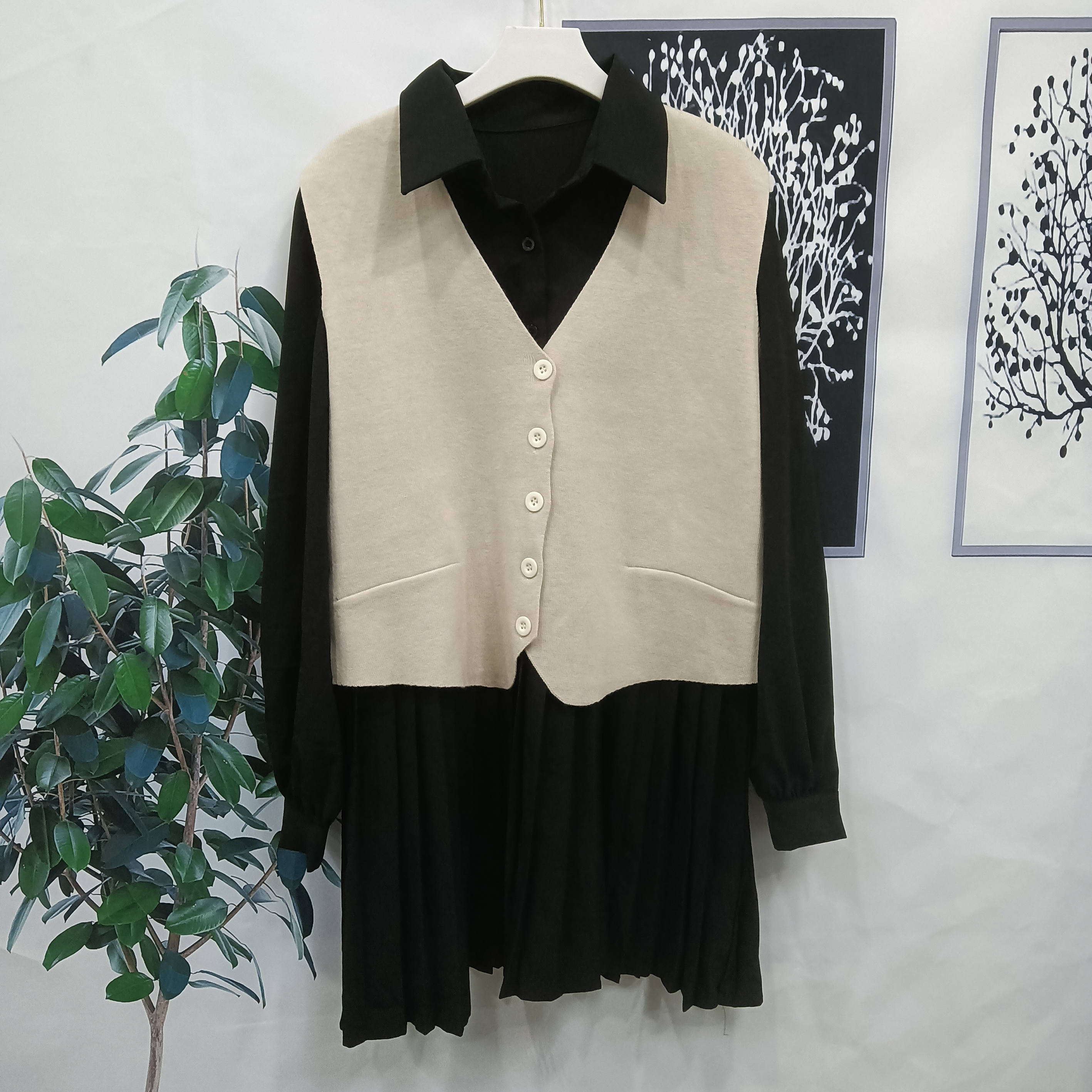 HY0493-3《品牌撤柜轻奢定制》时尚黑色拼色翻领两件套连衣裙