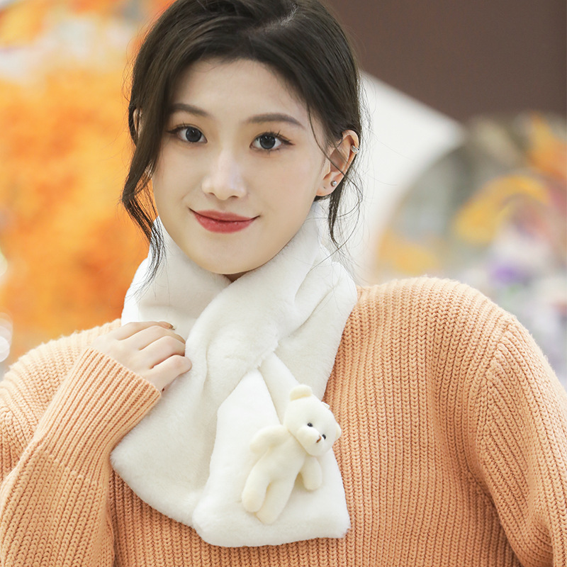 爆款小熊围巾女秋冬季少女百搭毛绒加厚保暖新款可爱网红纯色围脖